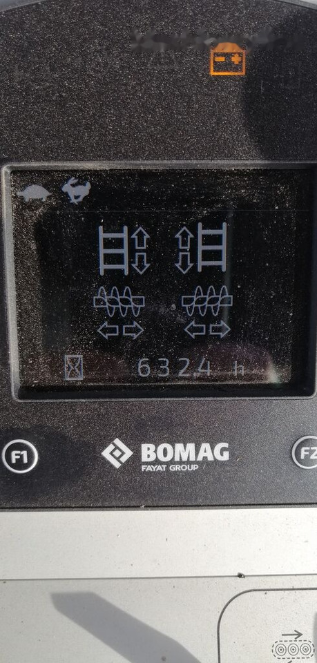 아스팔트 포장기 BOMAG Bomag BF 300C-2 - S340-2 : 사진 25