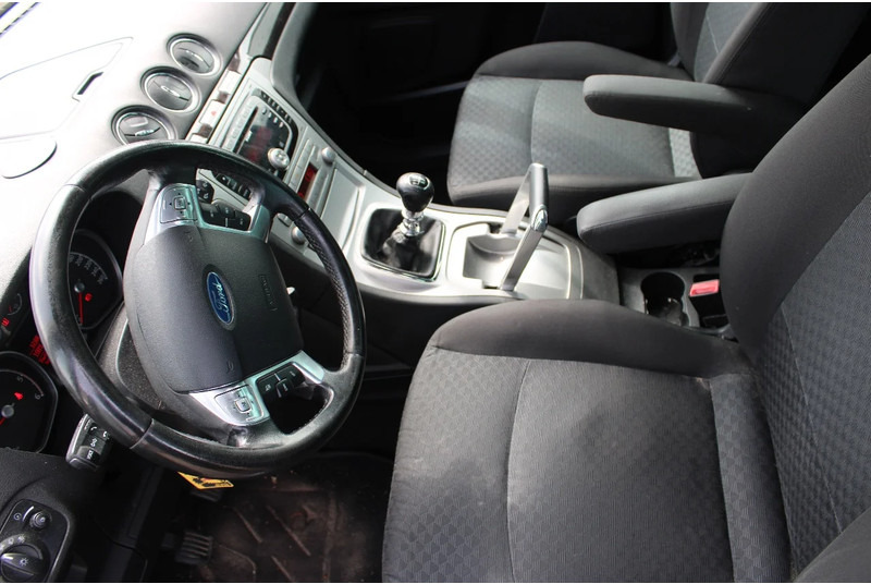차량 Ford Galaxy 1.8 tdci + 7 persons + manual : 사진 18