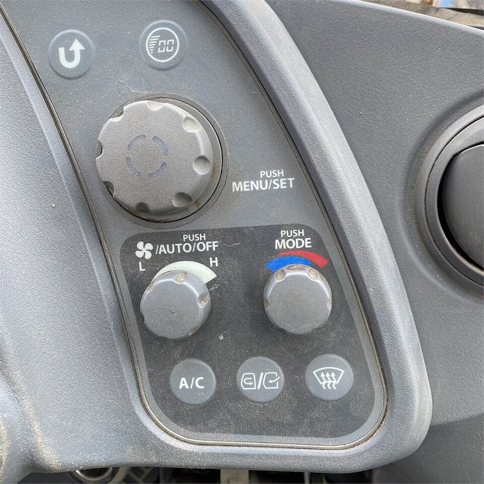 휠 로더 Hitachi ZW 220 - 5B : 사진 30