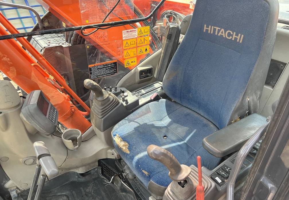 크롤러 굴삭기 Hitachi ZX 225 USR LC-3 : 사진 18
