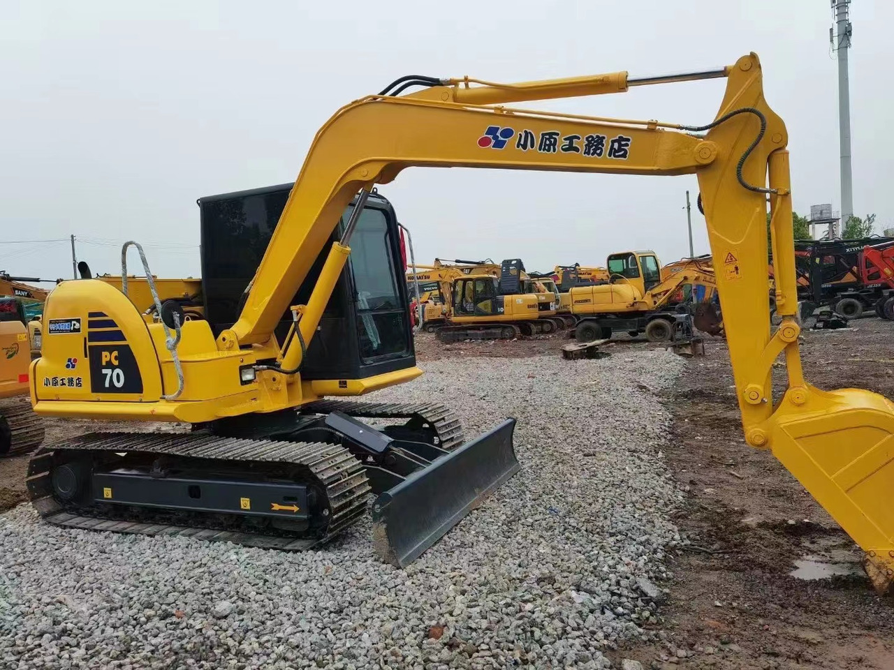 크롤러 굴삭기 Hot selling !!! KOMATSU used hydraulic crawler excavator PC70models also on sale welcome to inquire : 사진 2