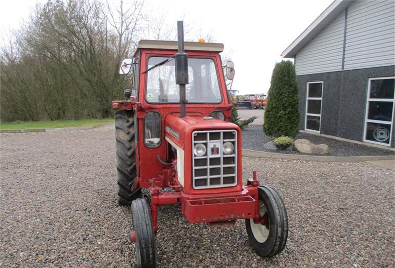 장궤형 트랙터 IH 474 En ejers traktor med lukket kabine på : 사진 12