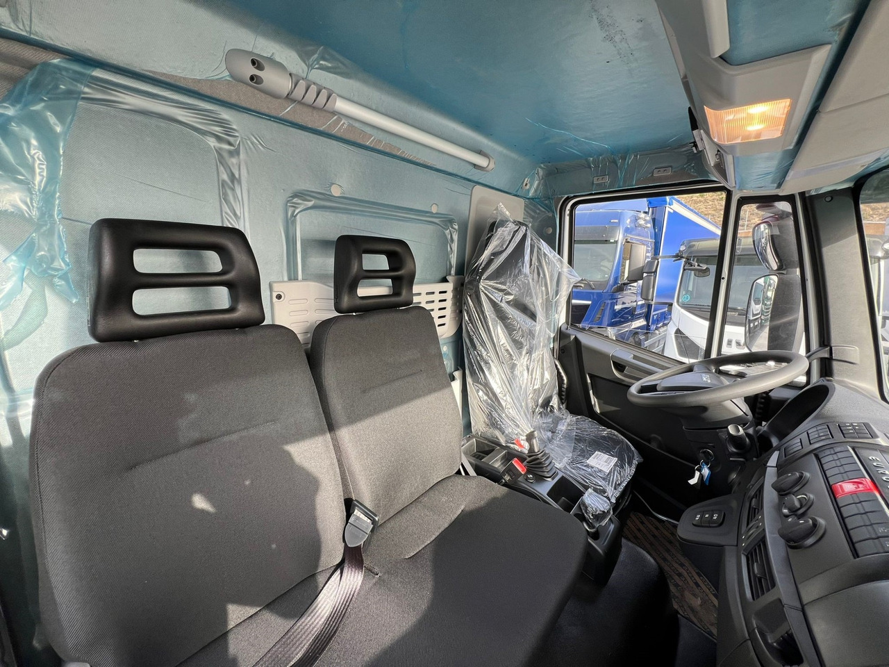 캡 새시 트럭 IVECO ML 180EL32 P Eurocargo E6 (Chassis cabina) : 사진 8