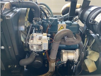 공기 압축기 Kubota Sullair 15.5 kW 7 bar 2000 L / min Diesel Schroefcompressor : 사진 3