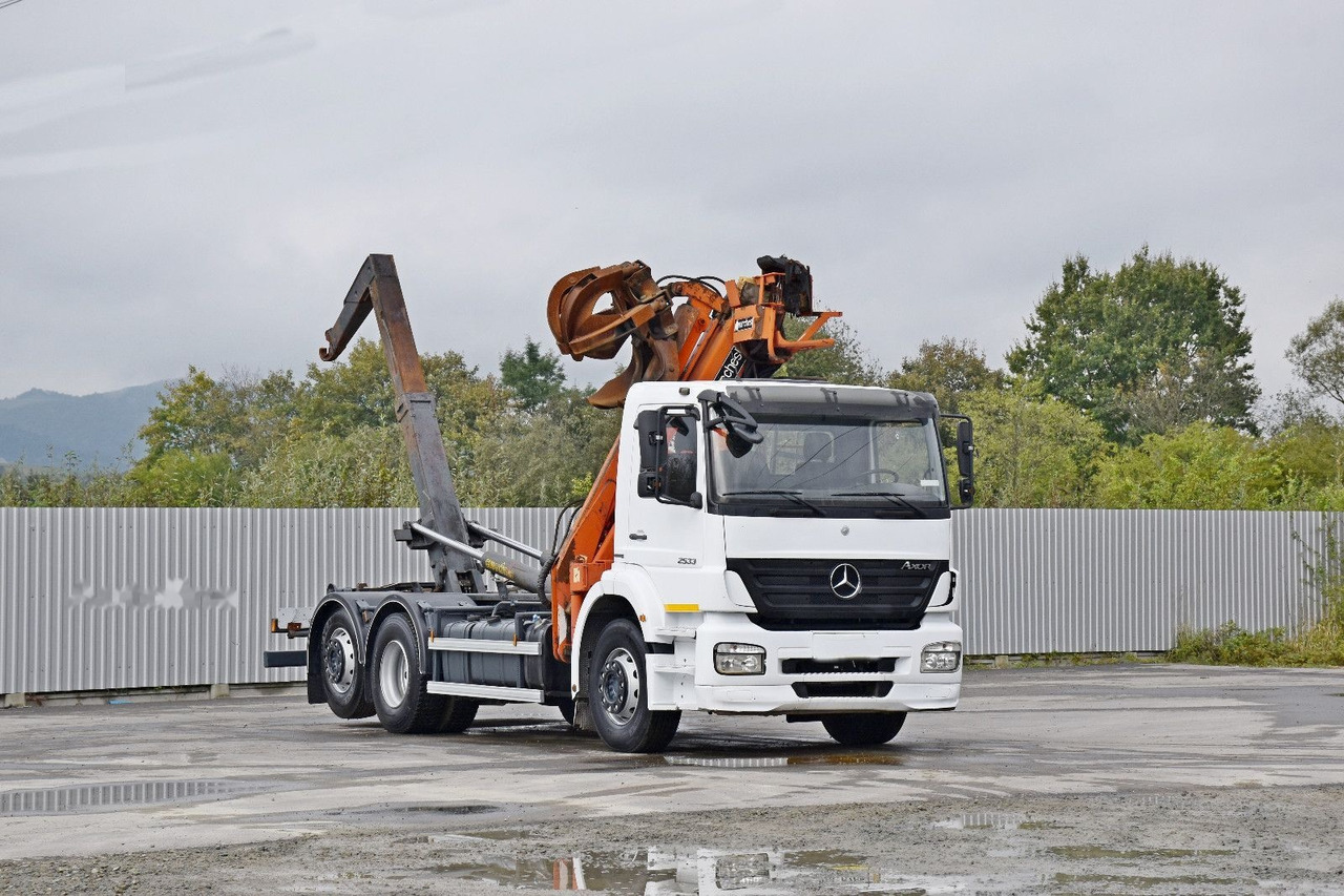 후크 리프트 트럭, 크레인 트럭 Mercedes-Benz AXOR 2533 : 사진 2