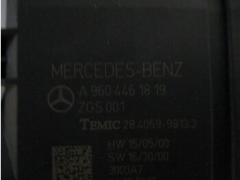 전기 설비 Mercedes-Benz A 960 446 18 19 RAAMMODULE EURO 6 : 사진 2