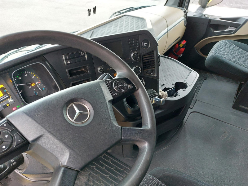 트랙터 유닛 Mercedes-Benz Actros : 사진 7