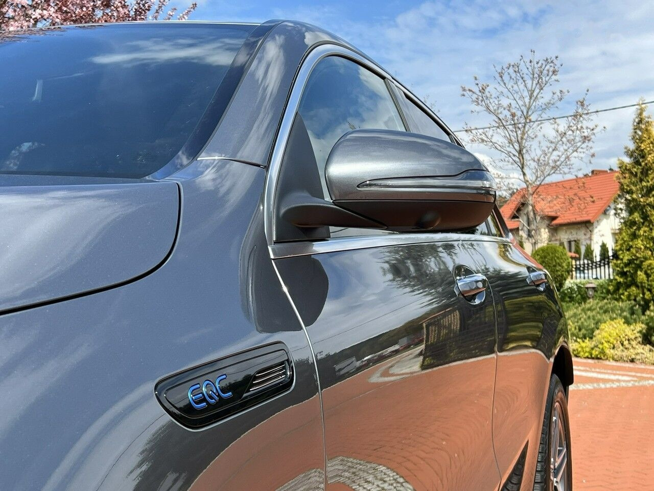 차량 Mercedes-Benz EQC : 사진 8