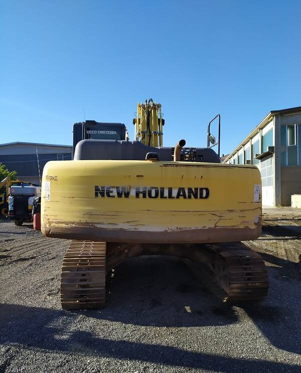 크롤러 굴삭기 New Holland E 265 C : 사진 3
