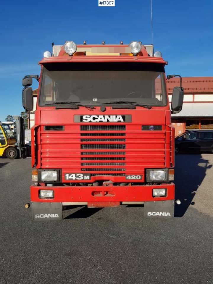 커튼사이더 트럭, 크레인 트럭 Scania 143M : 사진 2