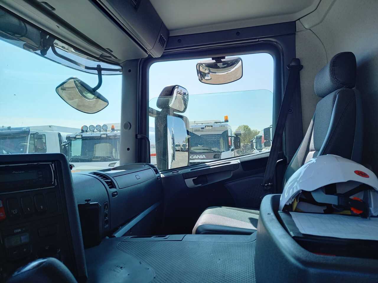 유조트럭 Scania P280 : 사진 7