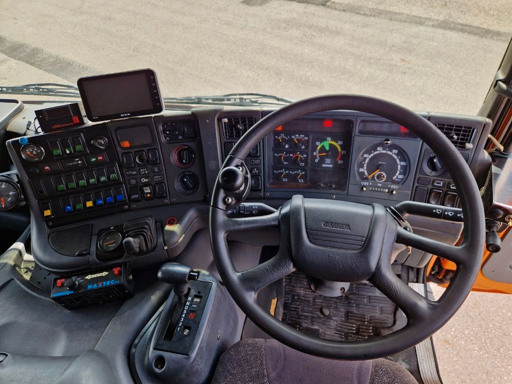 거리 청소 차량 Scania P94 230 4x2 Johnston-Beam JB 625 Kehrmaschine : 사진 6