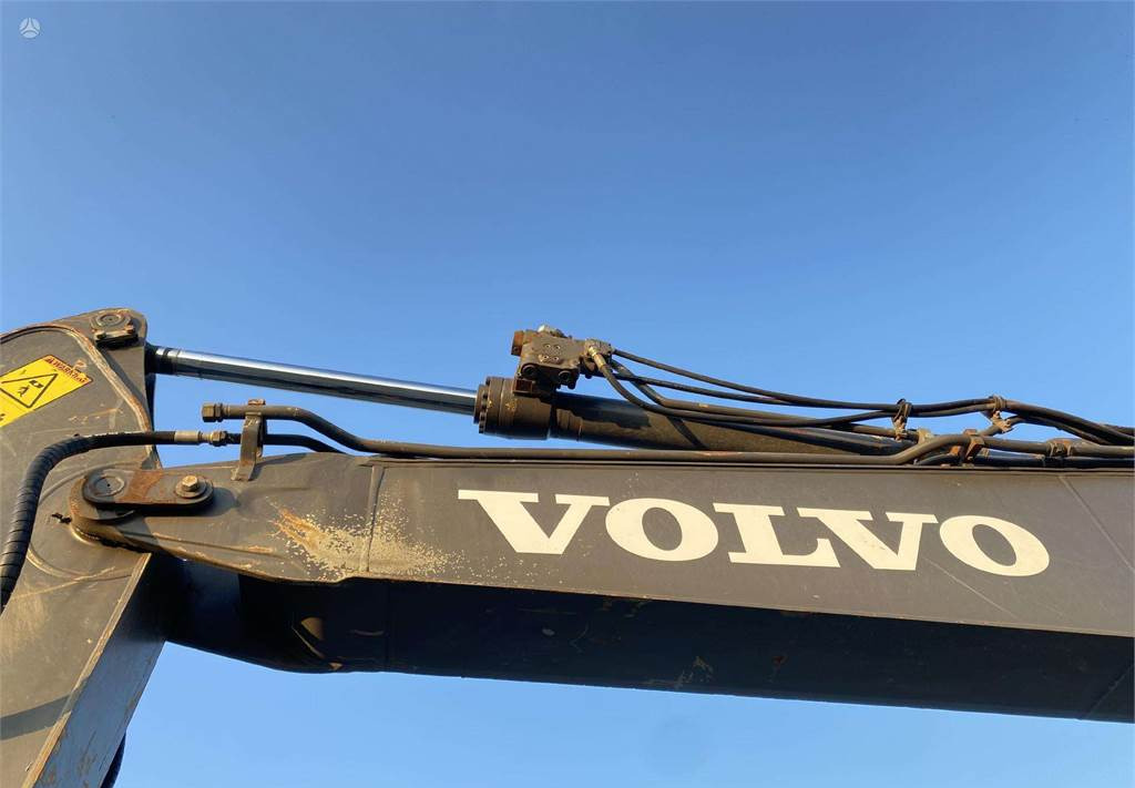 크롤러 굴삭기 Volvo EC 180 BLC : 사진 9
