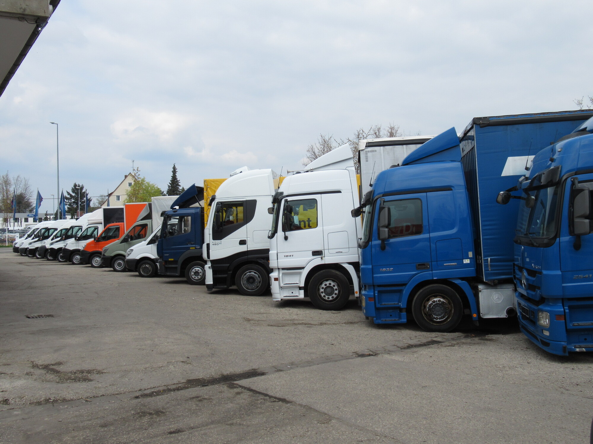 AutoStratis - 밴 - 4x4, 유로 6, 테일 리프트 undefined : 사진 5