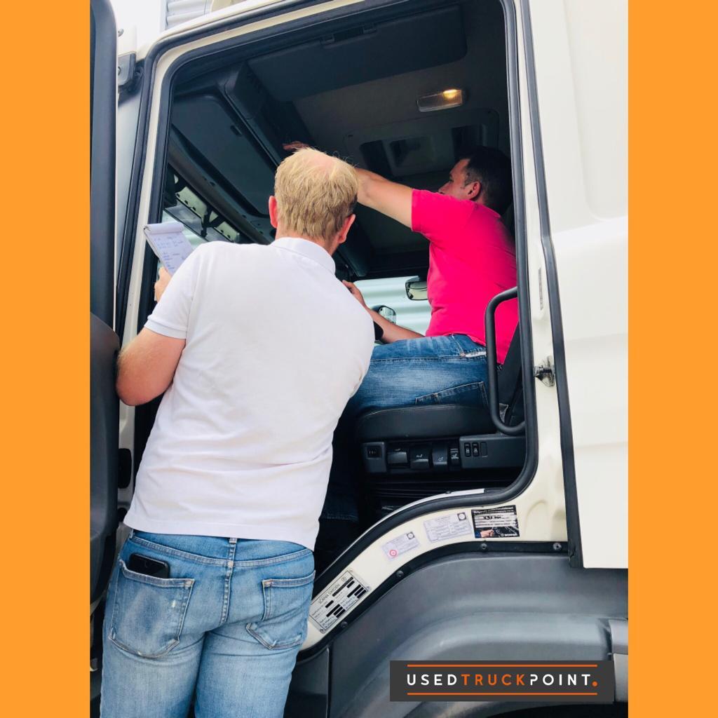 Used Truck Point BV - 트럭 MERCEDES-BENZ undefined : 사진 3