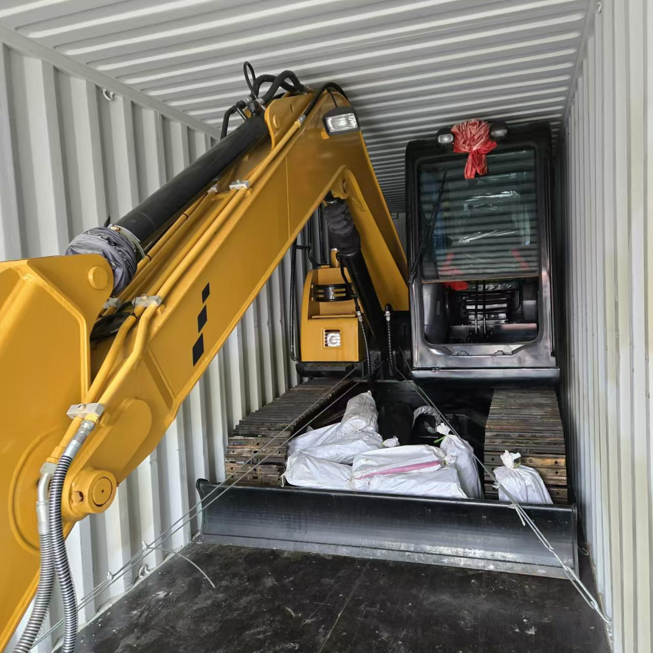 Toaks International Trading Company - 트럭 - 8x4, 유로 3, 에어컨 undefined : 사진 16