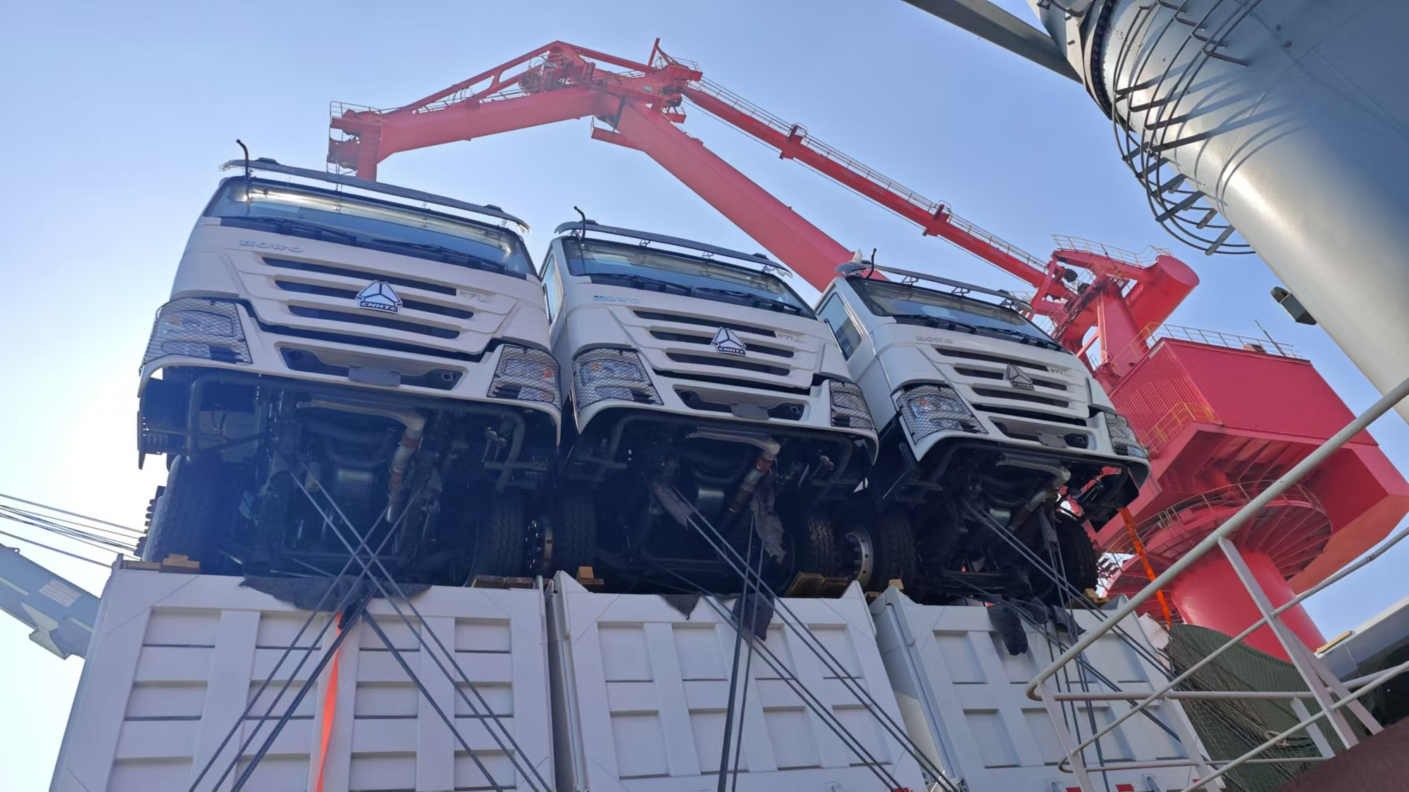 Toaks International Trading Company - 트럭 - 8x4, 유로 3, 에어컨 undefined : 사진 18