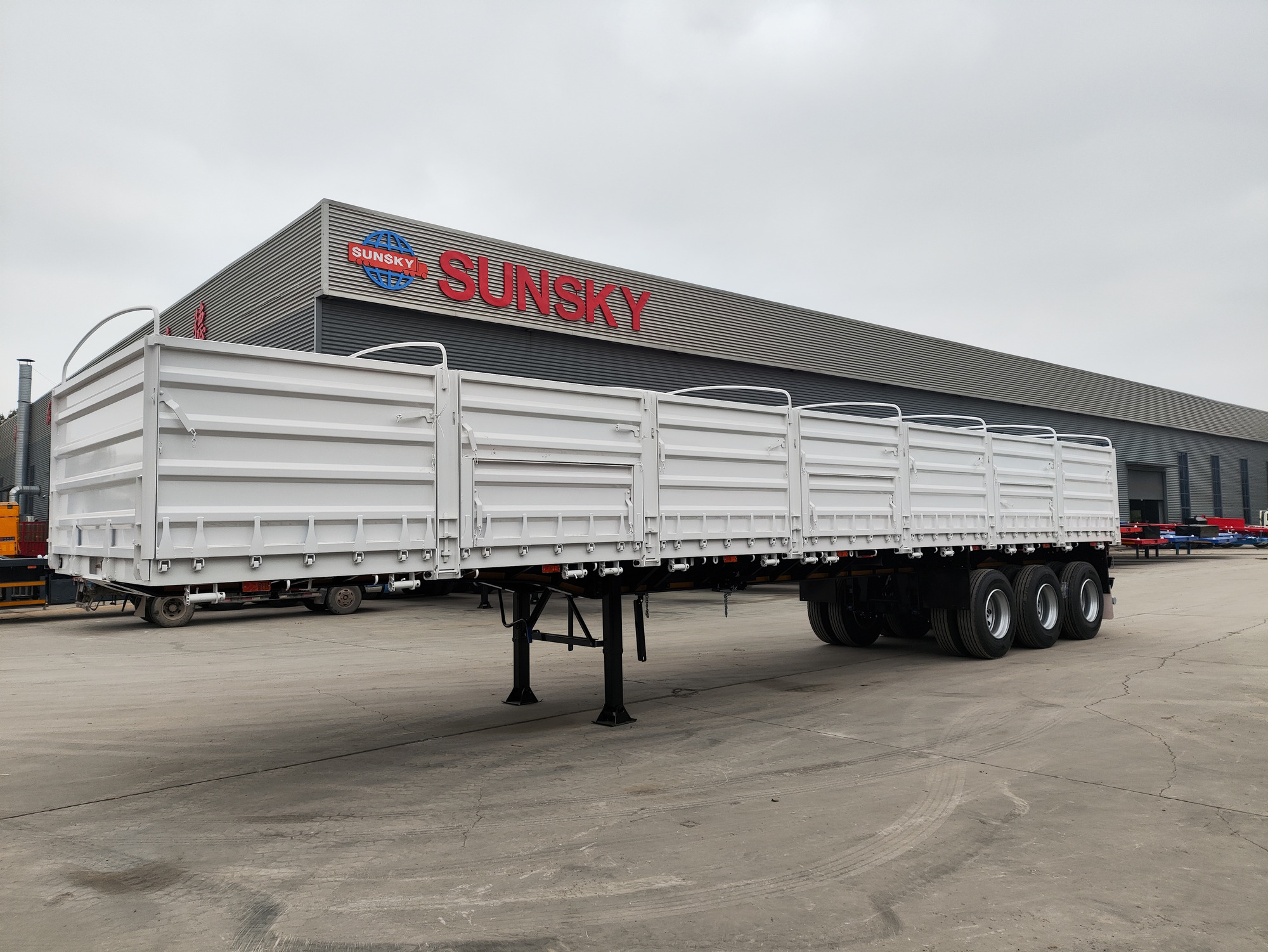 Xiamen Sunsky Vehicle Co.,Ltd - 트럭 SINOTRUK HOWO - 기어박스: 수동 undefined : 사진 12