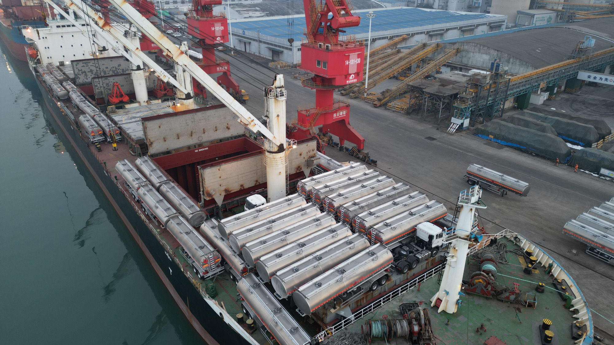 Qingdao Higher Weight Trade Co. LTD - 트럭 - 신구, 유로 3, 디젤 undefined : 사진 2