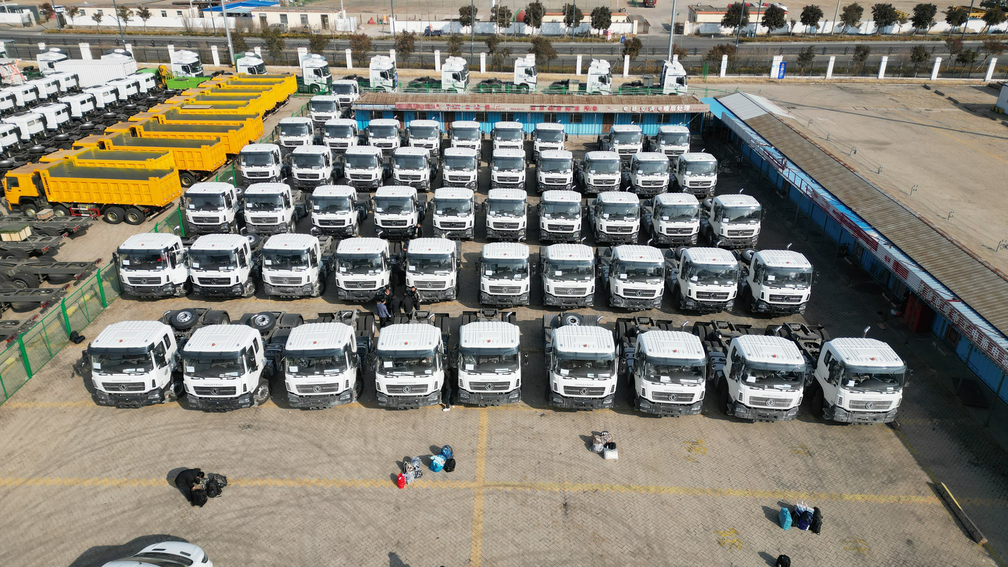 Qingdao Higher Weight Trade Co. LTD - 트럭 - 신구, 유로 3, 디젤 undefined : 사진 1