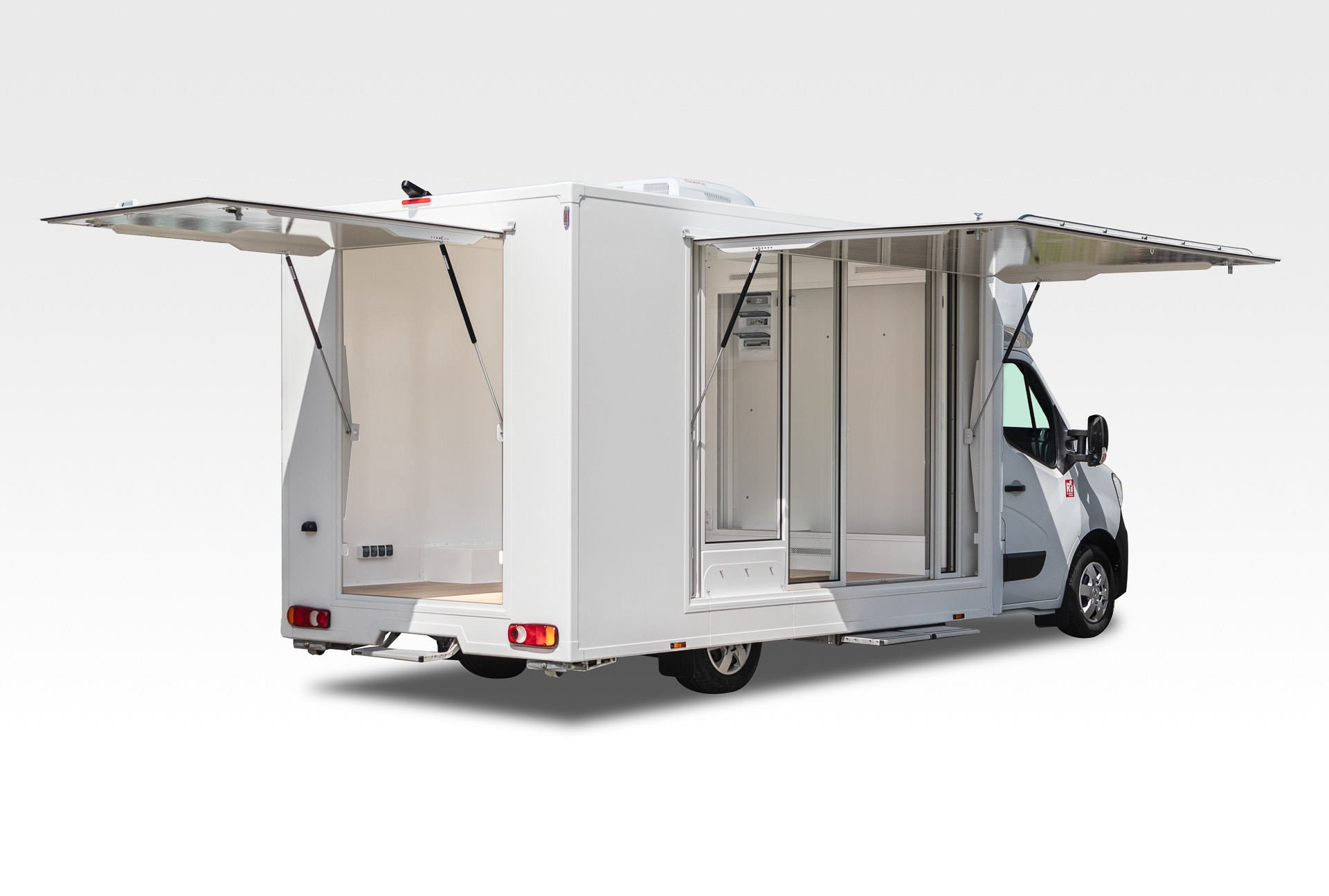 IDEX Denys Kharlamov - 트레일러 - 년: 2025 undefined : 사진 18