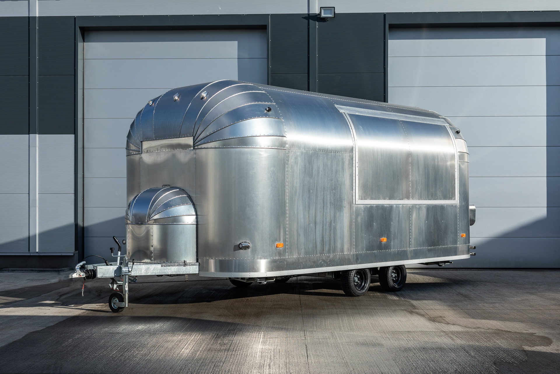 IDEX Denys Kharlamov - 트레일러 - 년: 2025 undefined : 사진 45