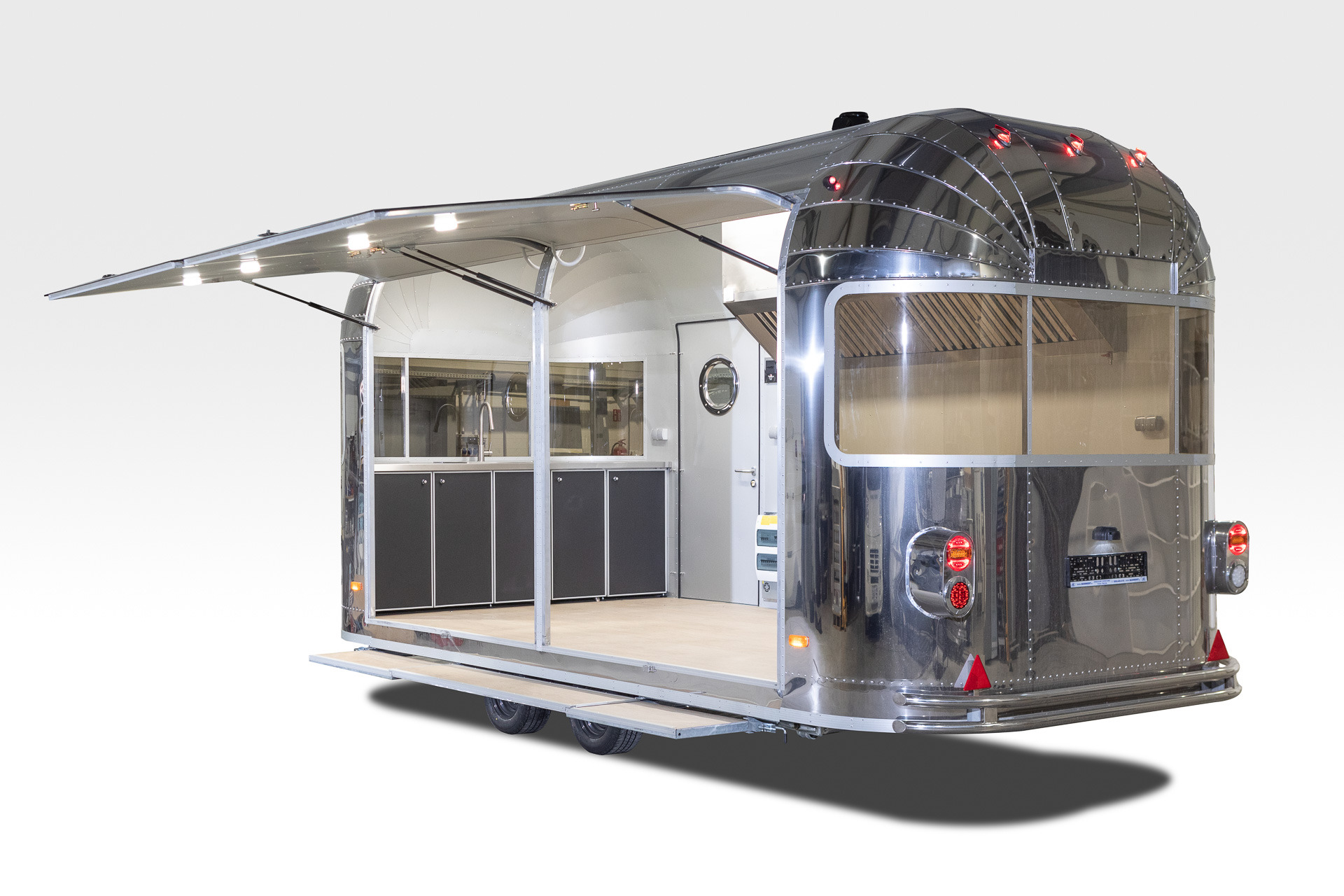 IDEX Denys Kharlamov - 트레일러 - 년: 2025 undefined : 사진 11