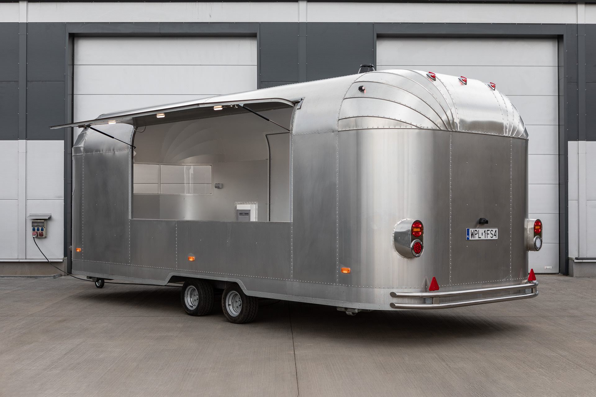 IDEX Denys Kharlamov - 트레일러 - 년: 2025 undefined : 사진 41