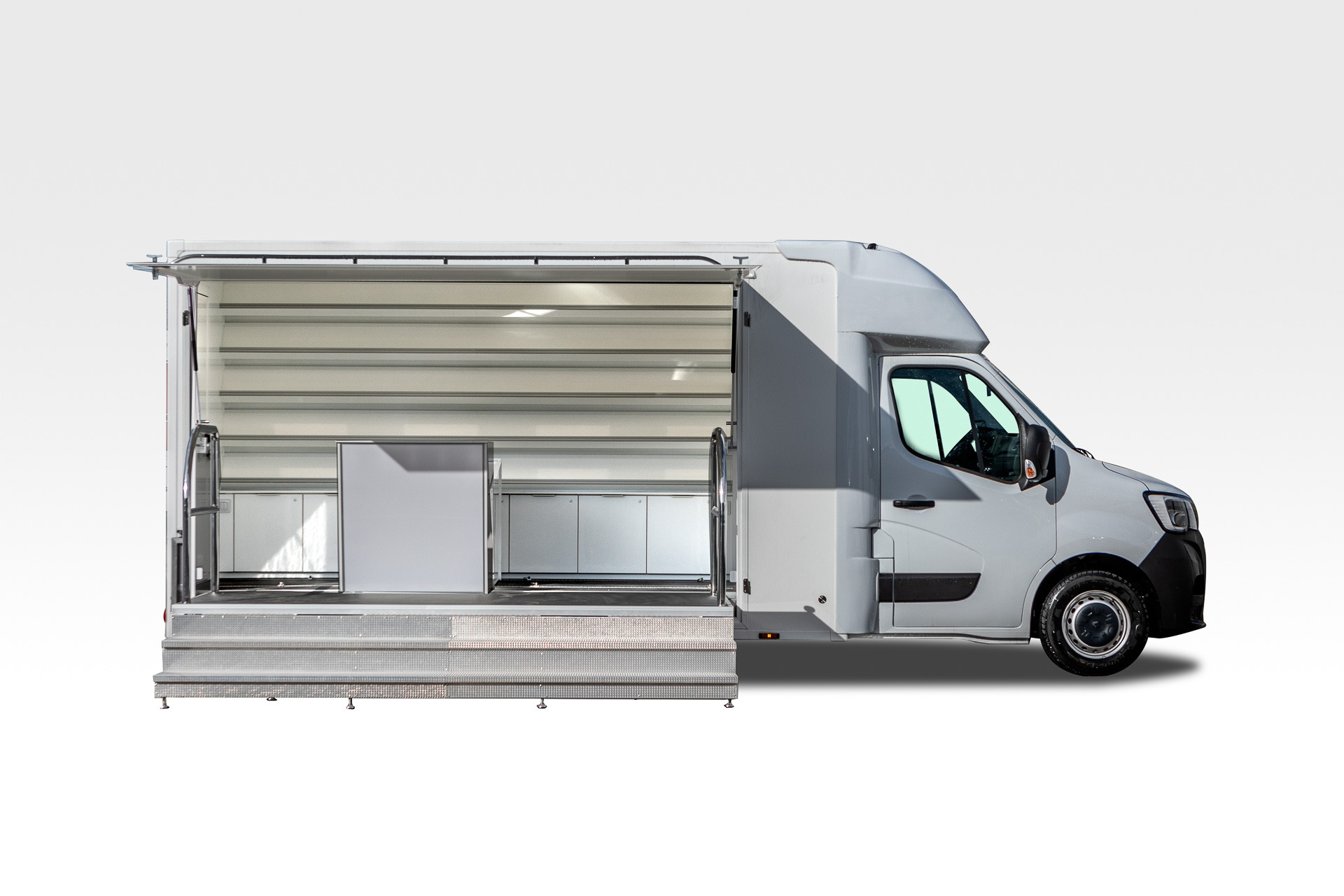 IDEX Denys Kharlamov - 트레일러 - 년: 2025 undefined : 사진 16