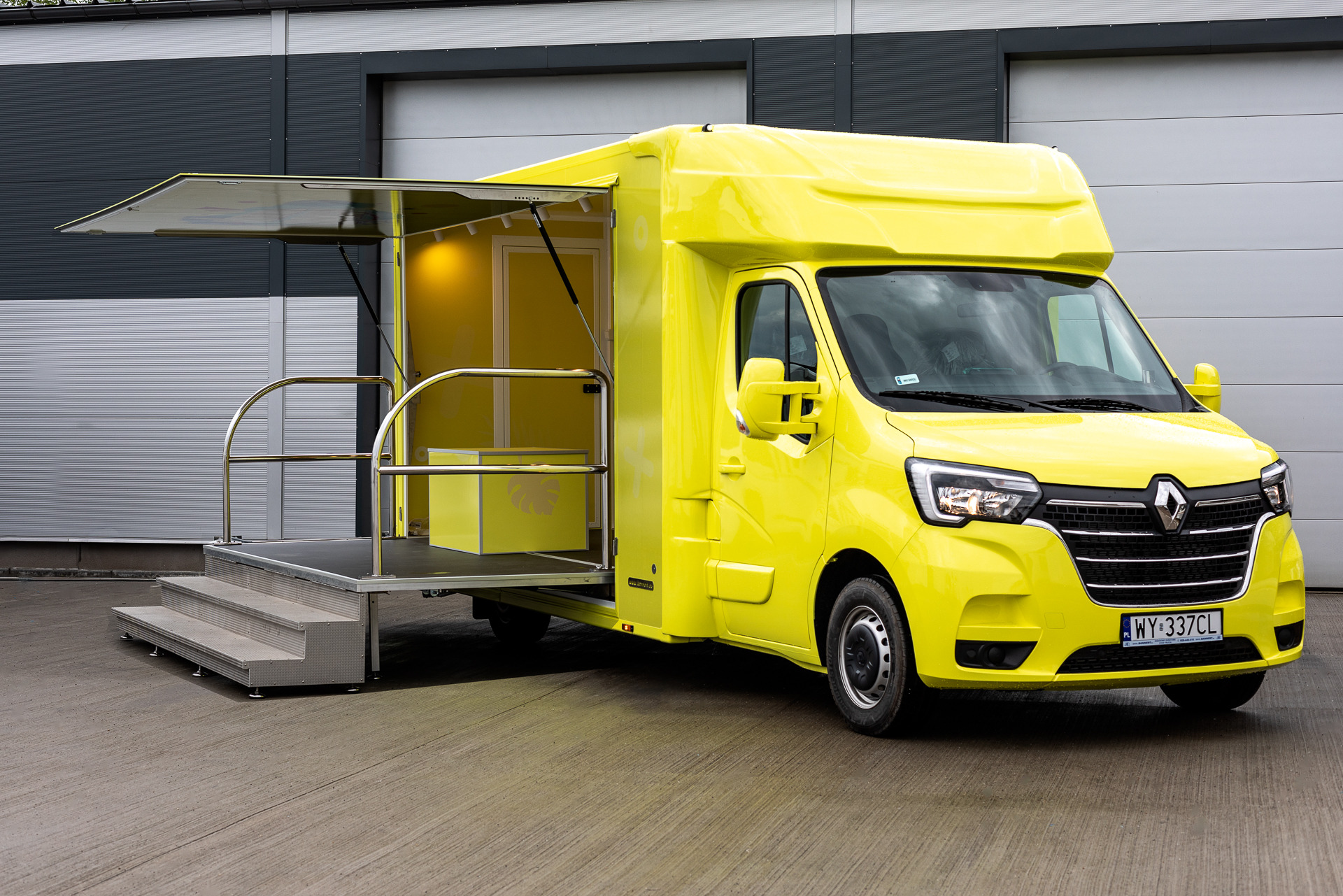 IDEX Denys Kharlamov - 트레일러 - 년: 2025 undefined : 사진 3