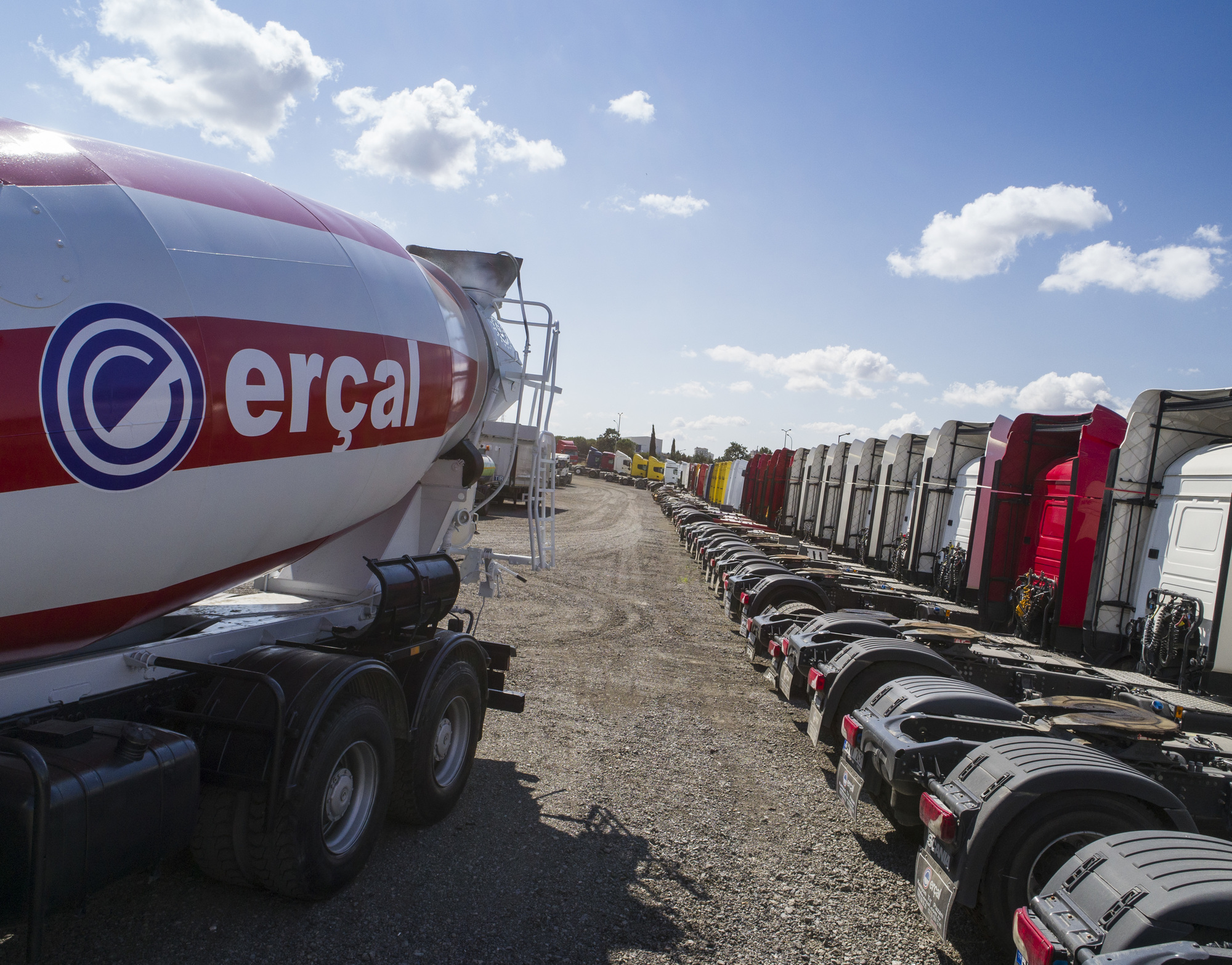 ERCAL TRUCKS - 건설기계 CATERPILLAR - 년: 2020 undefined : 사진 4