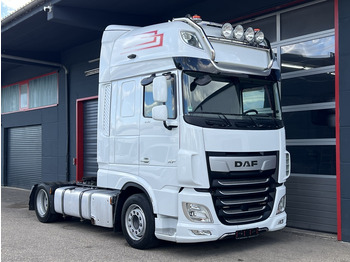 트랙터 유닛 DAF XF 530