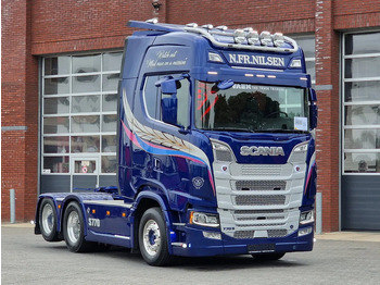 트랙터 유닛 SCANIA S 770