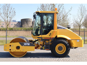 롤러 VOLVO SD75B