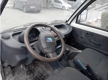 Interior photo 1: 덤프 밴 Piaggio Porter Interior photo 1: 덤프 밴 Piaggio Porter