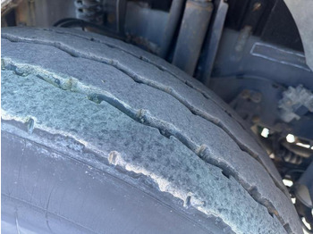 스킵 로더 트럭 Volvo FM 380 : 사진 4