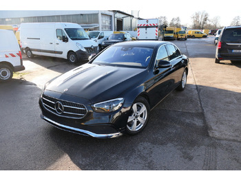 세단 MERCEDES-BENZ