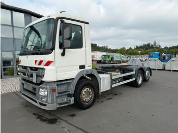 캡 새시 트럭 MERCEDES-BENZ Actros 2532