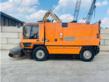 거리 청소 차량 SCHMIDT