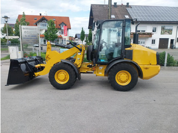 휠 로더 CATERPILLAR 906H
