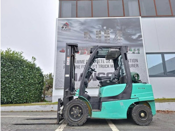 LPG 지게차 Yale GLP35VX : 사진 3