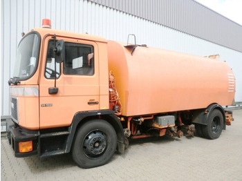 거리 청소 차량 MAN