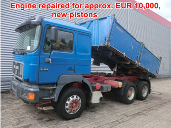 덤프트럭 MAN 26.403