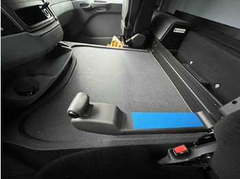 신규 캡 새시 트럭 Mercedes-Benz Actros 2141 K 4x2 Actros 2141 K 4x2 : 사진 4