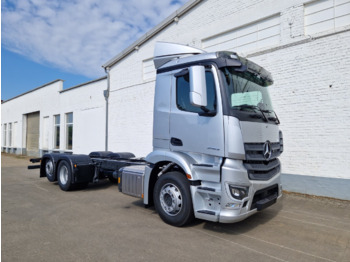 캡 새시 트럭 MERCEDES-BENZ Actros 2553