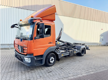 후크 리프트 트럭 MERCEDES-BENZ Atego 824