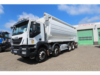 유조트럭 IVECO EuroTrakker