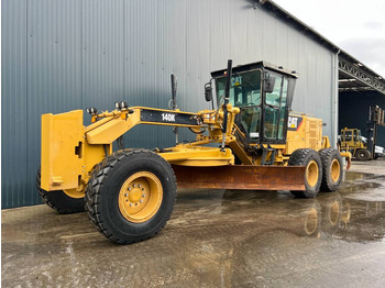 그레이더 CATERPILLAR 140K
