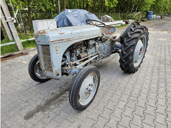 장궤형 트랙터 MASSEY FERGUSON