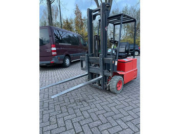 전기 지게차 LINDE E12
